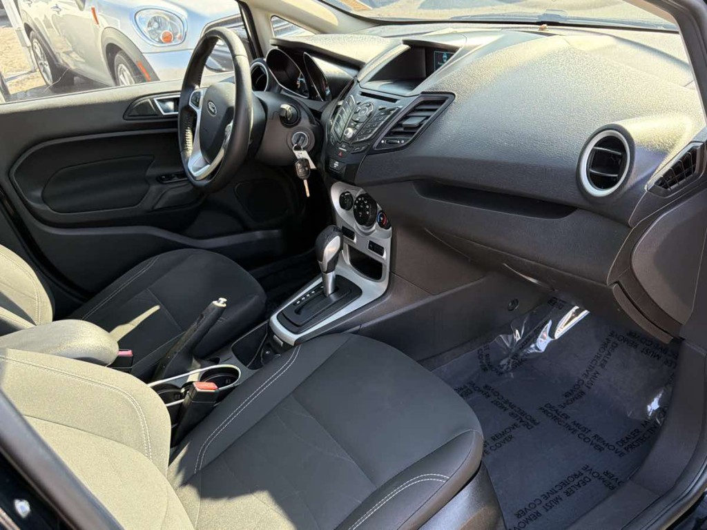 2016 Ford Fiesta Image 17