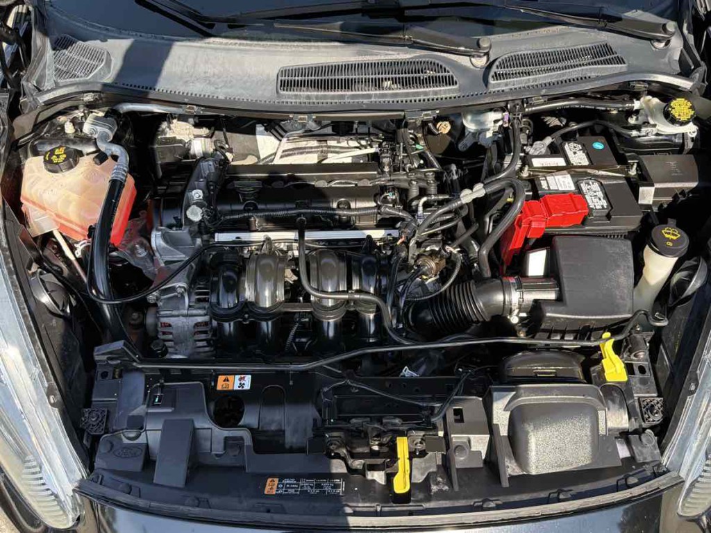 2016 Ford Fiesta Image 19