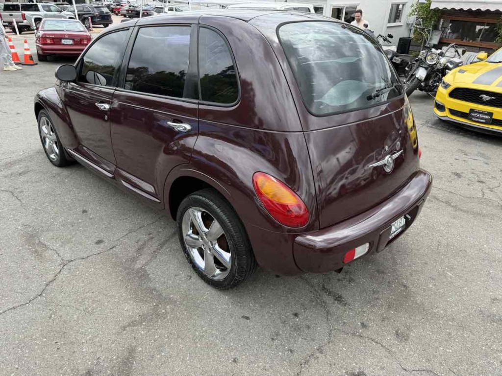 2005 Chrysler PT Cruiser Image 4