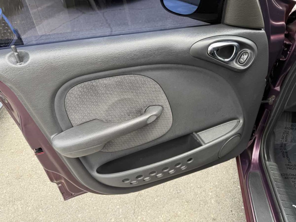 2005 Chrysler PT Cruiser Image 7