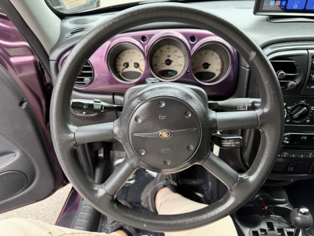 2005 Chrysler PT Cruiser Image 9