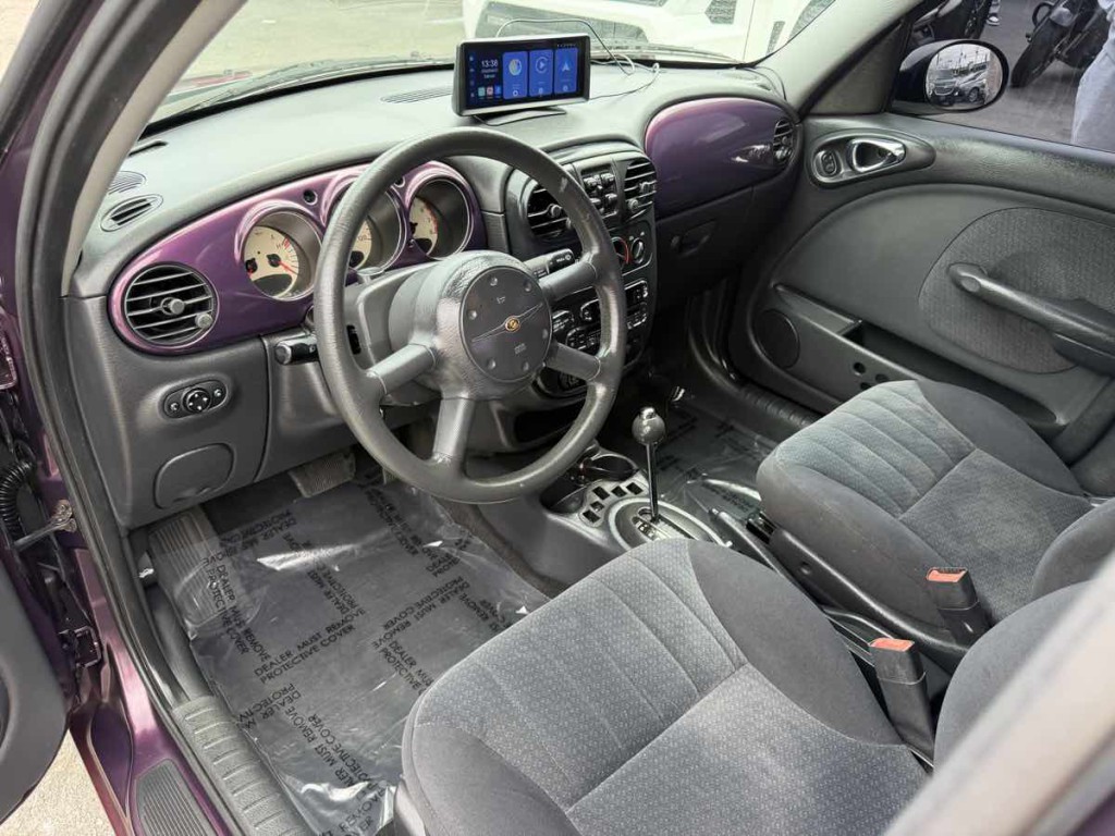 2005 Chrysler PT Cruiser Image 10