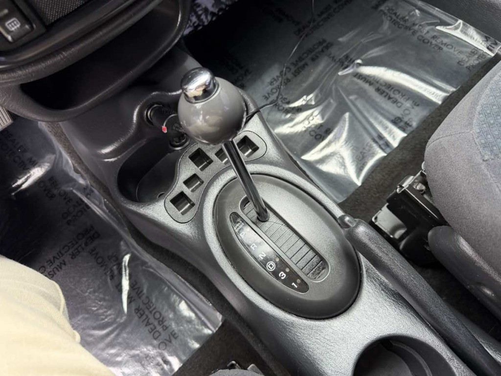 2005 Chrysler PT Cruiser Image 12