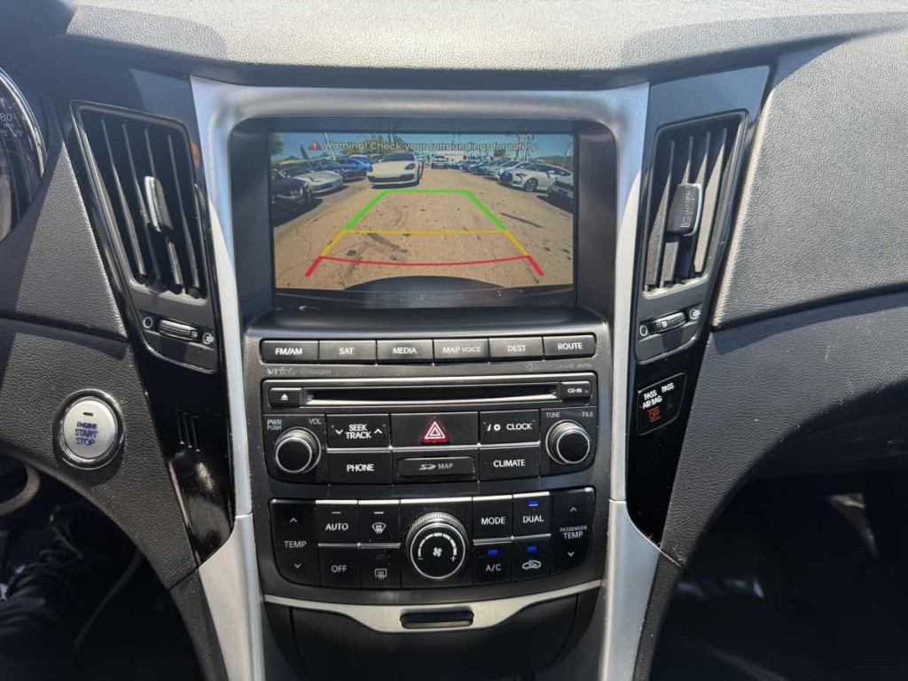 2014 Hyundai Sonata Image 24