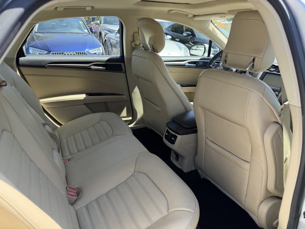2014 Ford Fusion Image 16