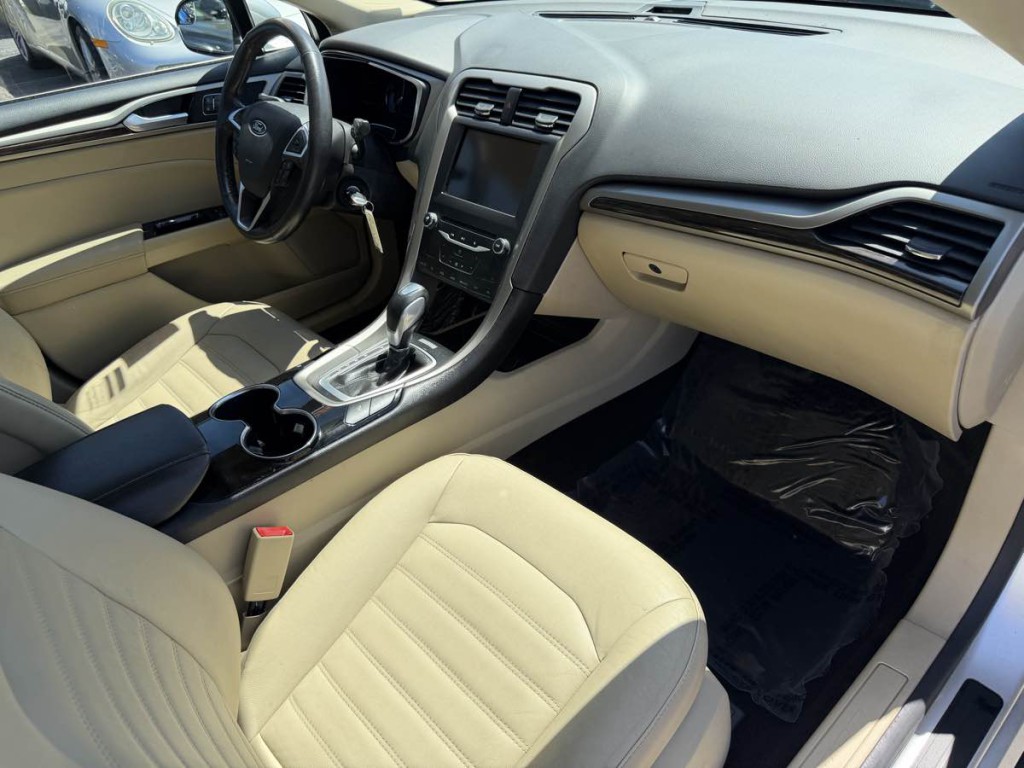 2014 Ford Fusion Image 25