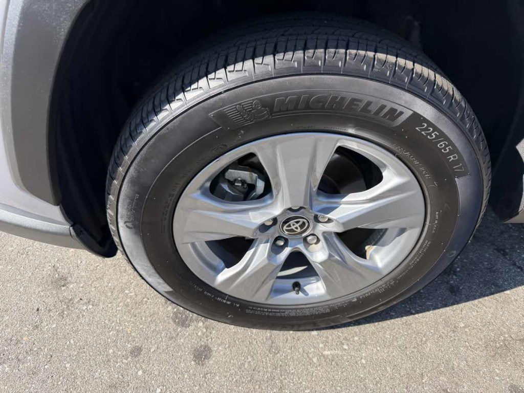 2025 Toyota Rav4 Image 7