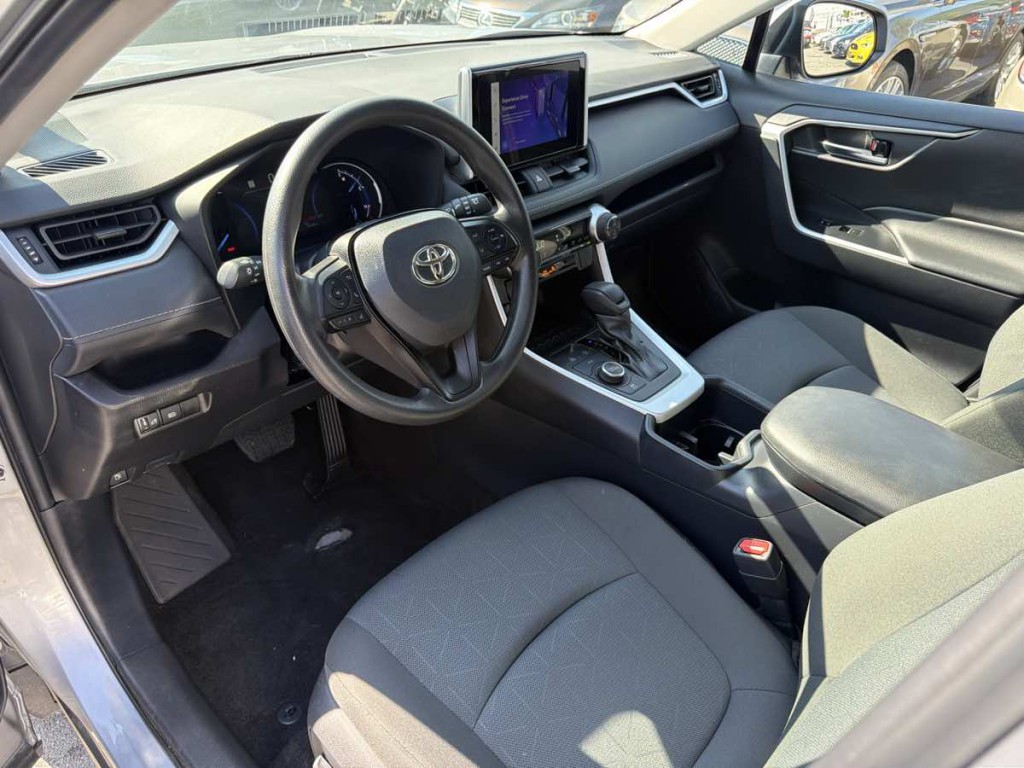 2025 Toyota Rav4 Image 9