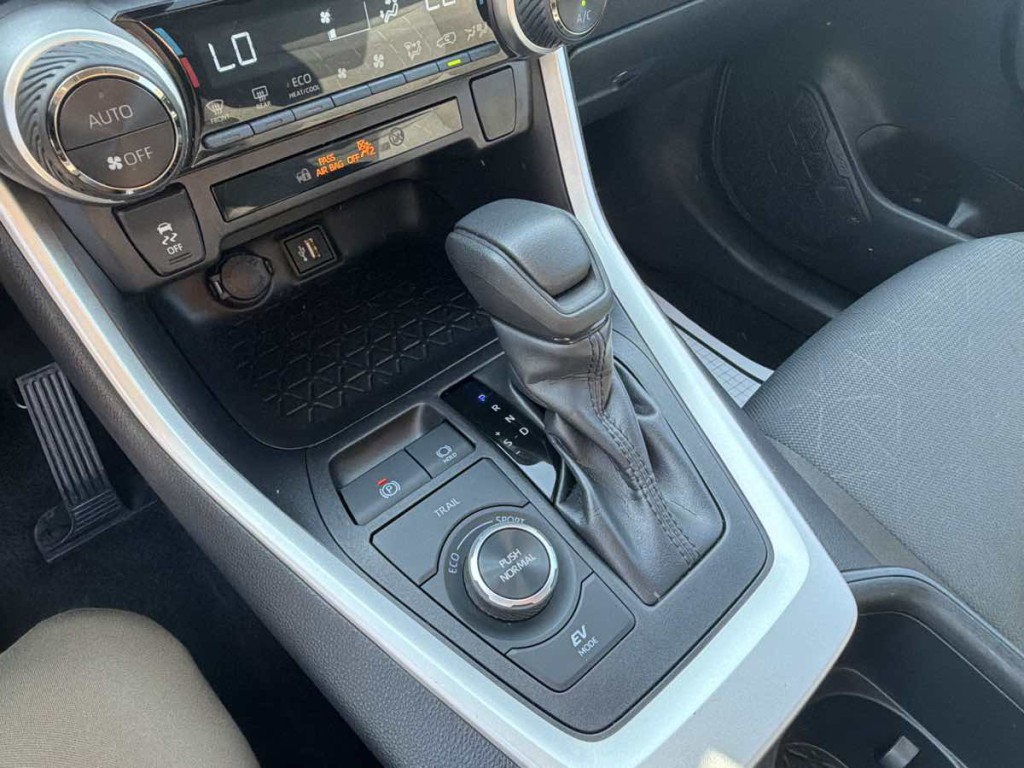 2025 Toyota Rav4 Image 12