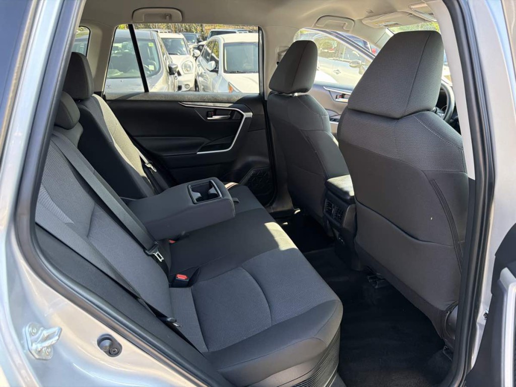 2025 Toyota Rav4 Image 18