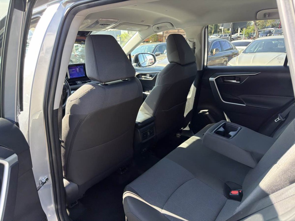2025 Toyota Rav4 Image 19