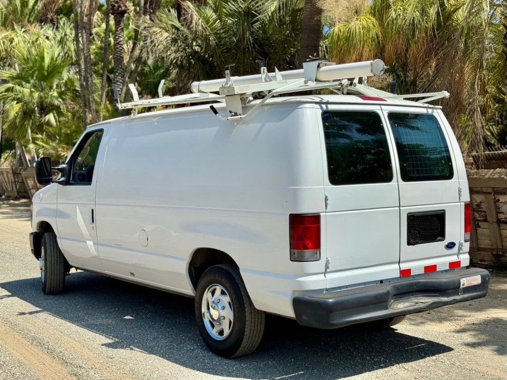 2010 Ford Econoline Image 4