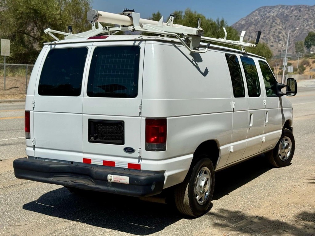2010 Ford Econoline Image 5