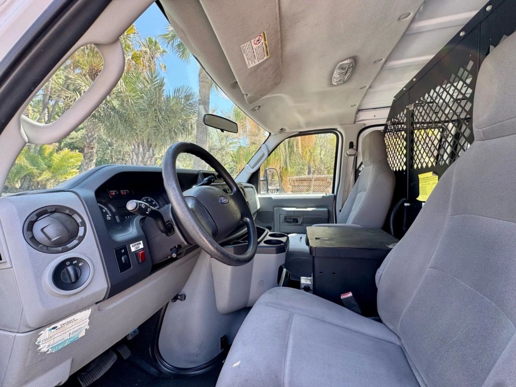 2010 Ford Econoline Image 14