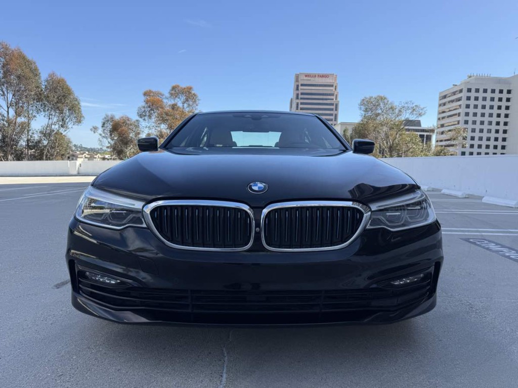 2018 BMW 5 Series Image 2