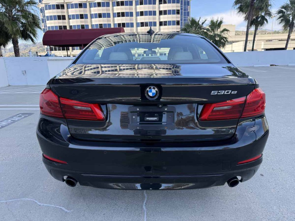 2018 BMW 5 Series Image 6