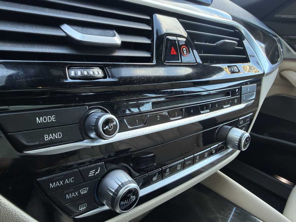 2018 BMW 5 Series Image 22
