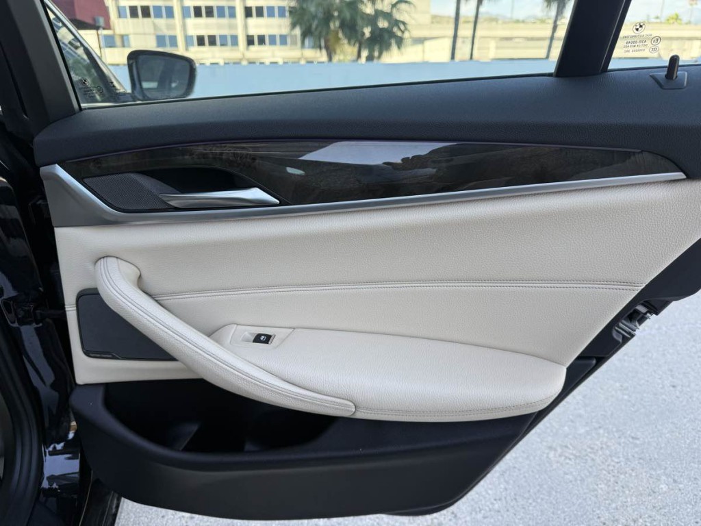 2018 BMW 5 Series Image 28