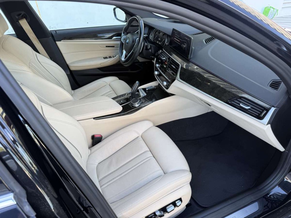 2018 BMW 5 Series Image 29