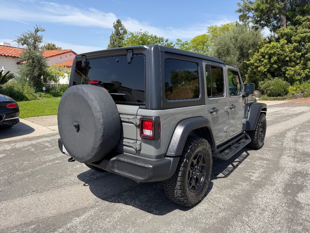 2021 Jeep Wrangler Image 3