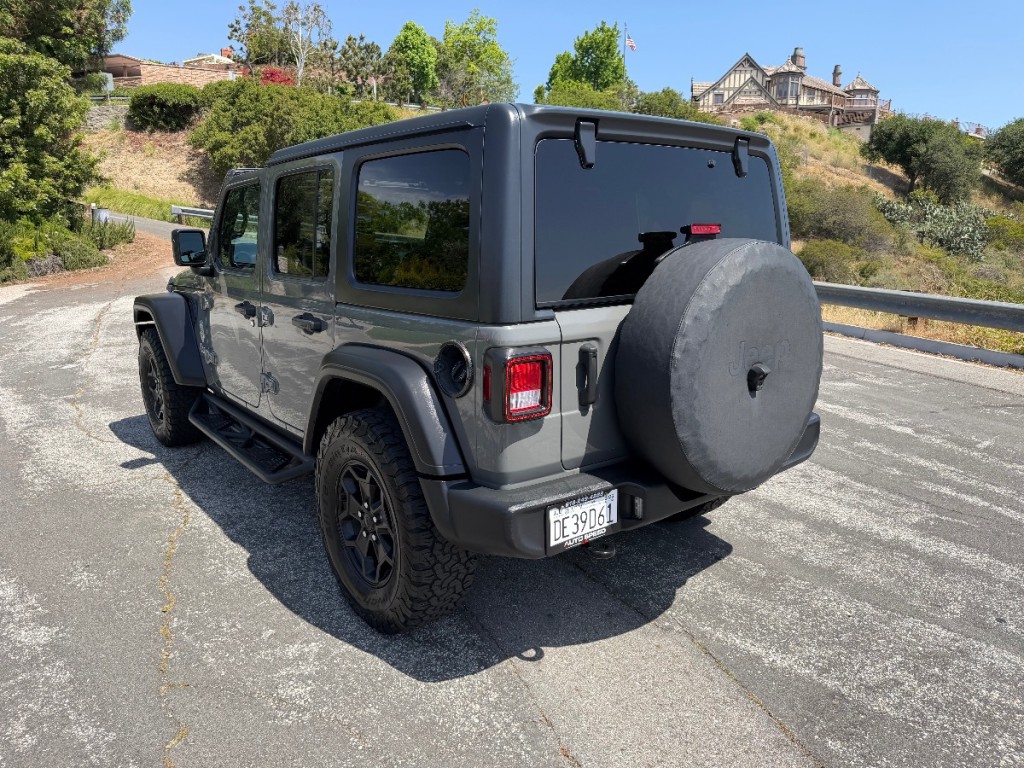 2021 Jeep Wrangler Image 4