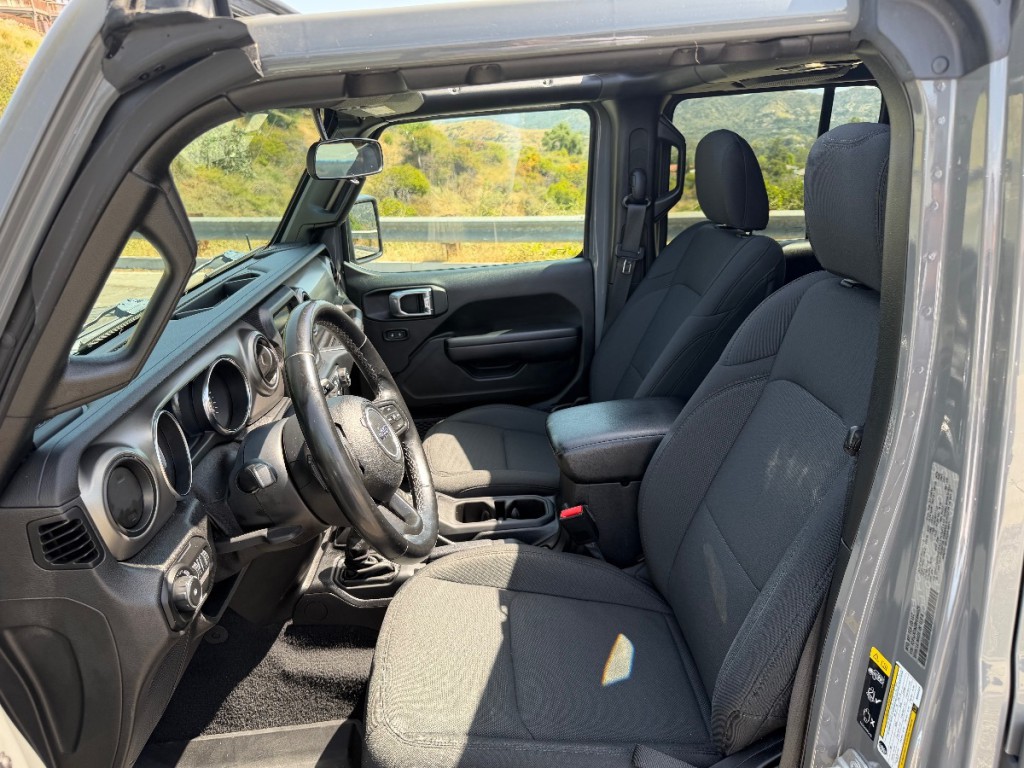 2021 Jeep Wrangler Image 17