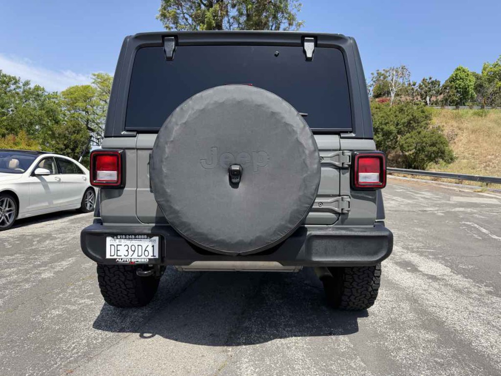 2021 Jeep Wrangler Image 24