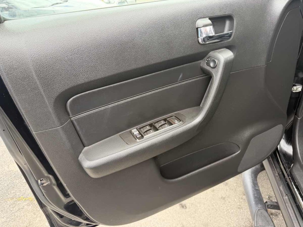 2006 HUMMER H3 Image 8