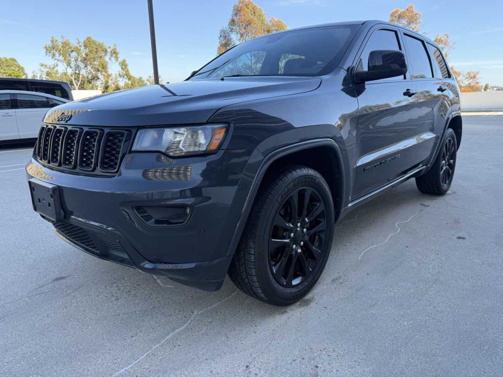 2018 Jeep Grand Cherokee Image 3