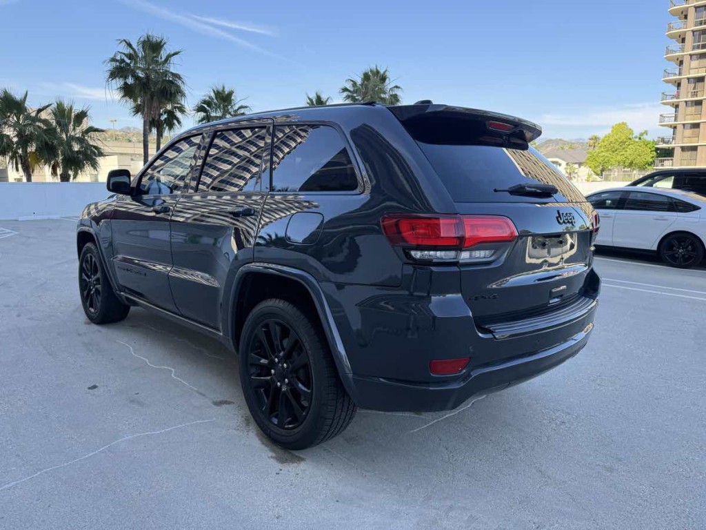 2018 Jeep Grand Cherokee Image 4