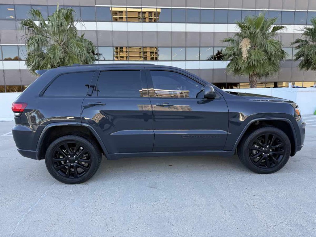 2018 Jeep Grand Cherokee Image 8