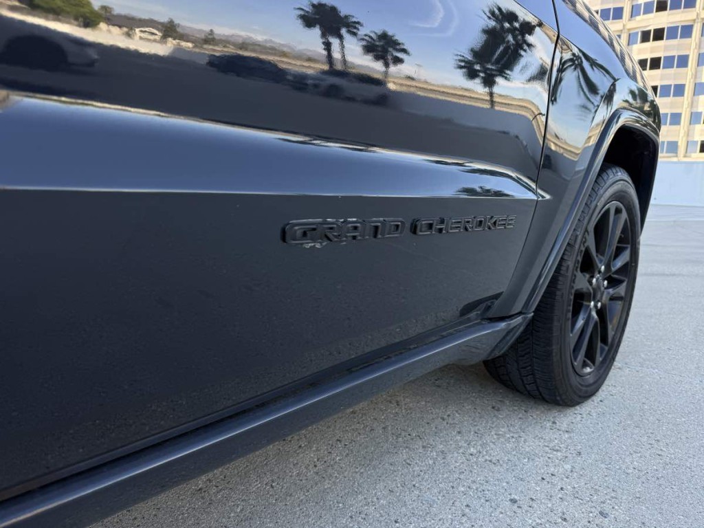2018 Jeep Grand Cherokee Image 9