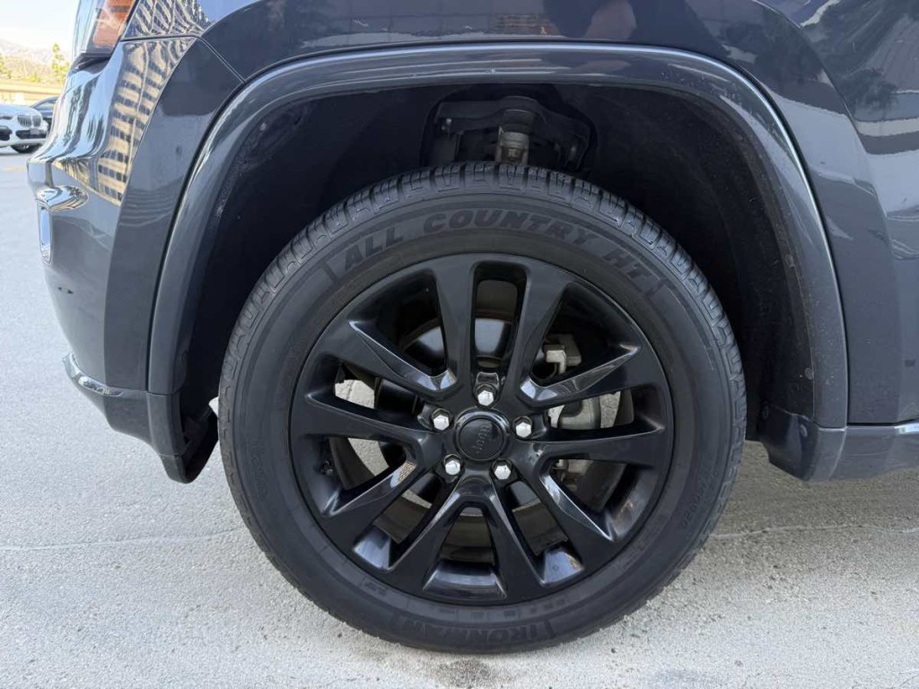 2018 Jeep Grand Cherokee Image 12