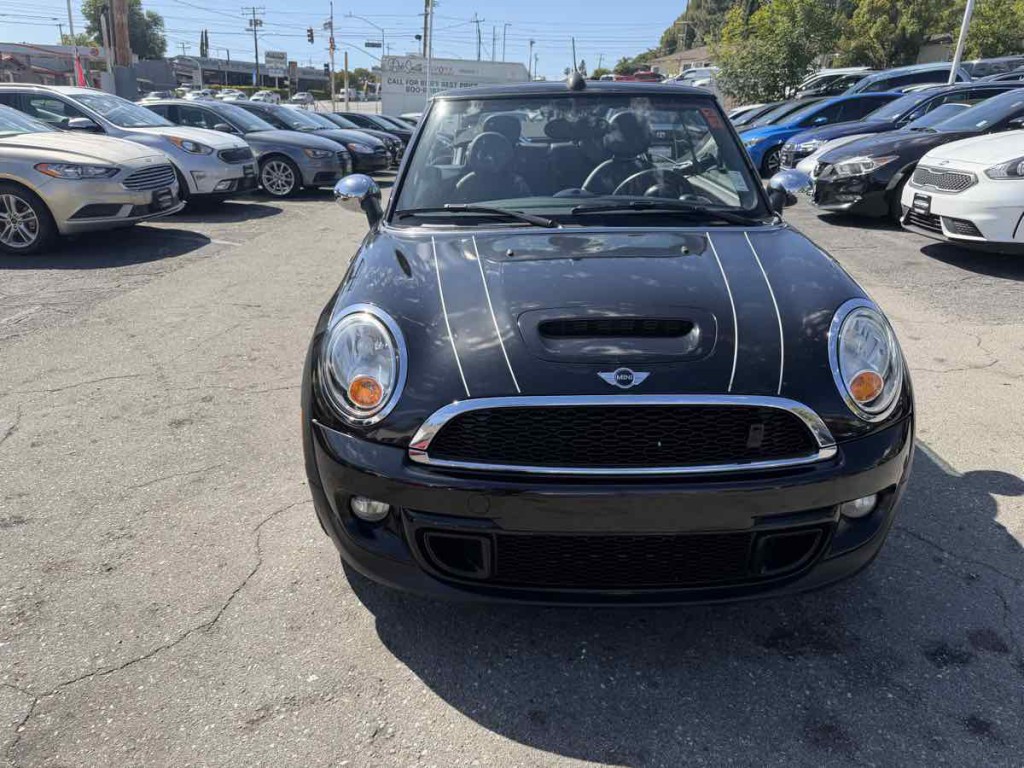 2013 MINI Cooper Image 2