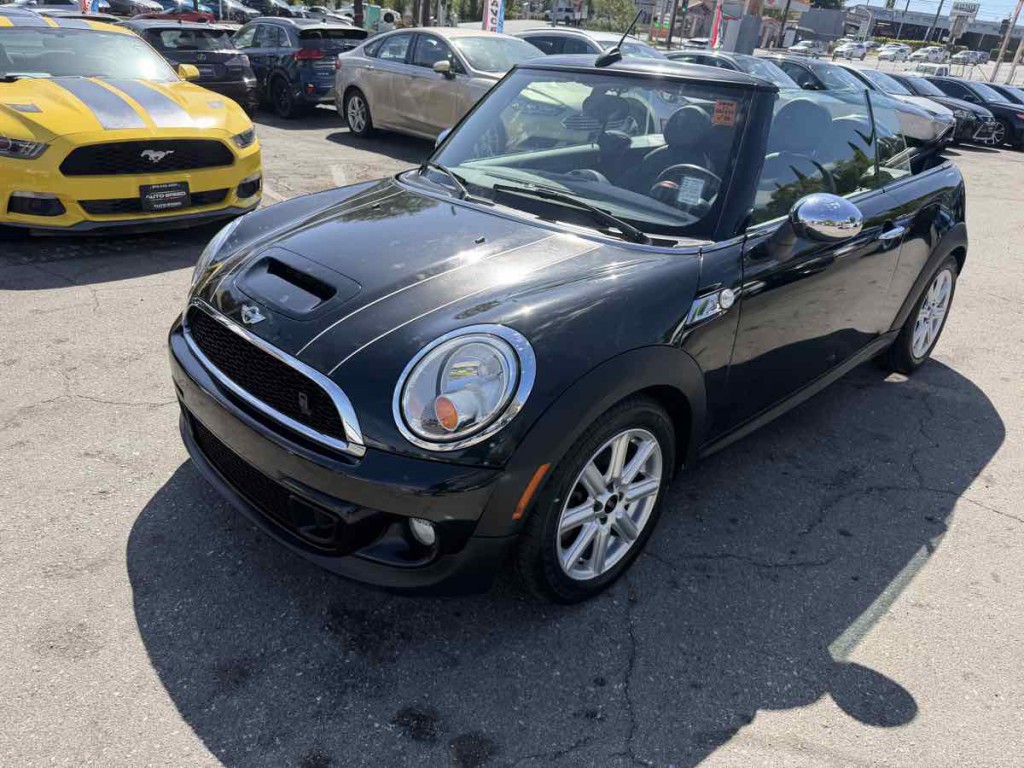 2013 MINI Cooper Image 3