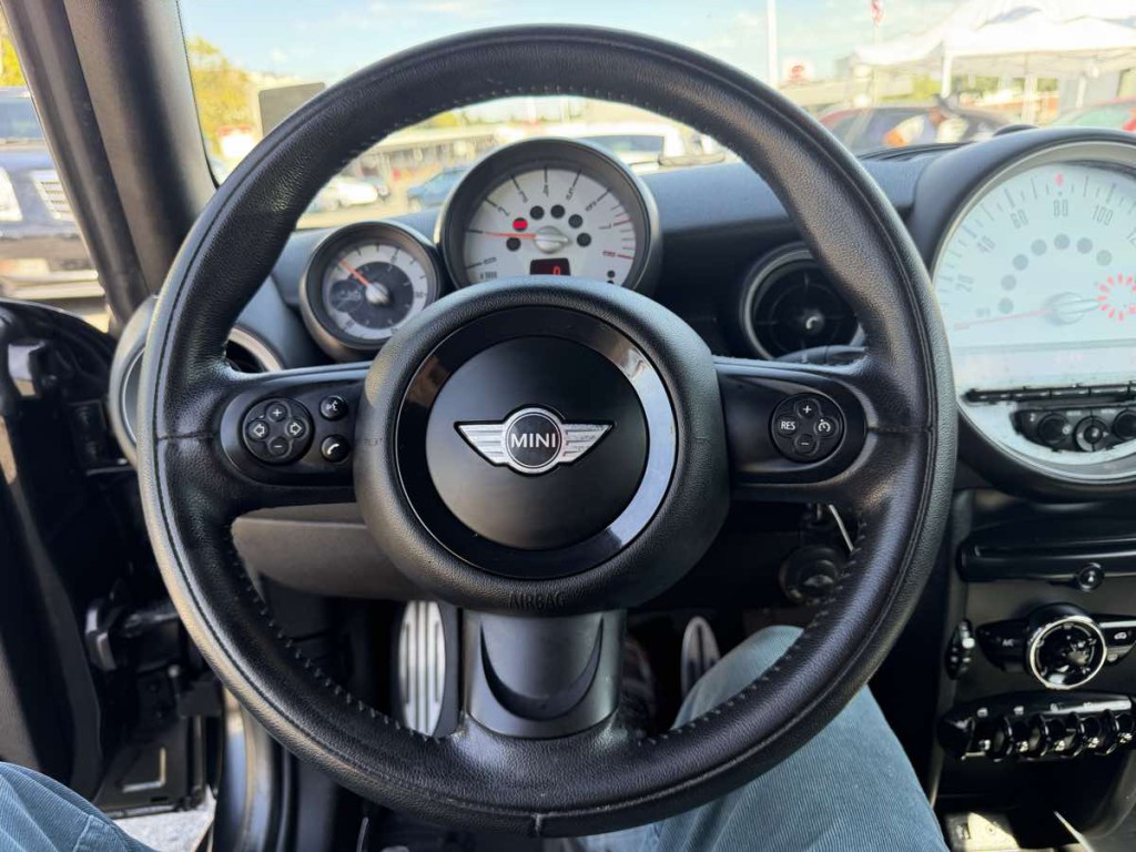 2013 MINI Cooper Image 21