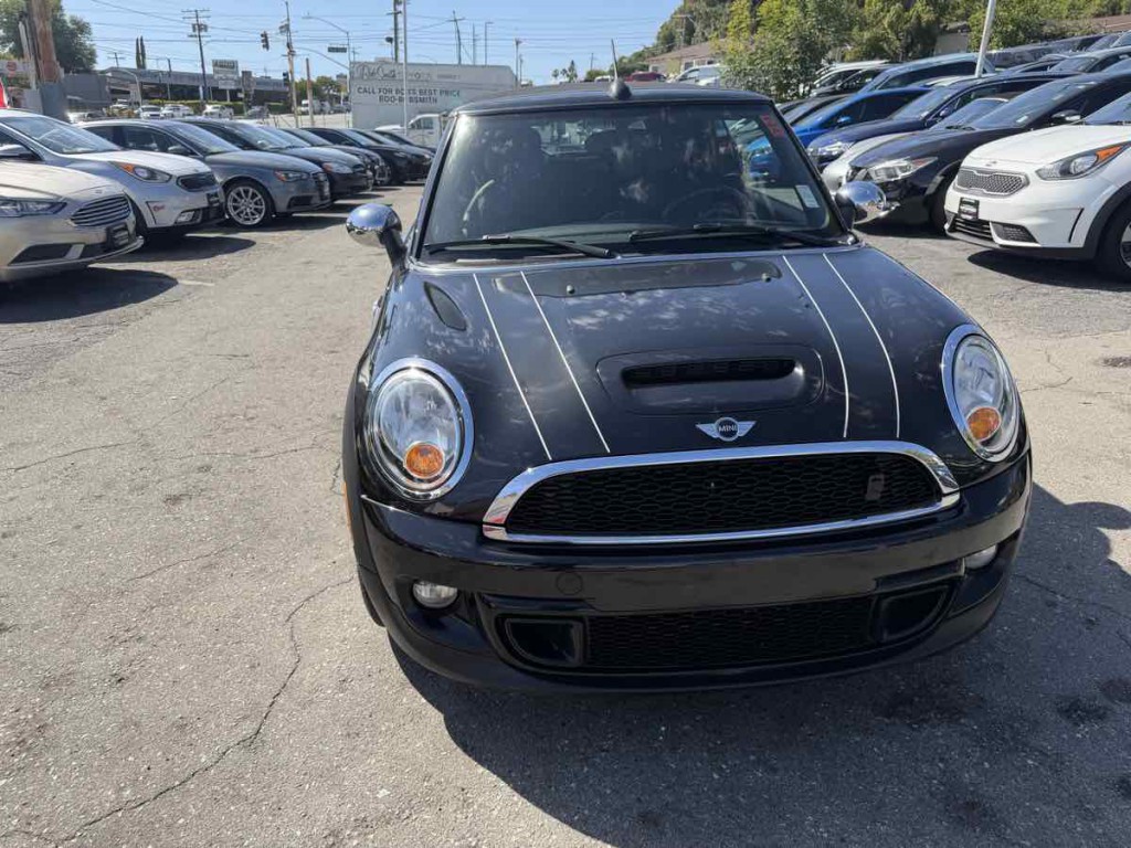 2013 MINI Cooper Image 25
