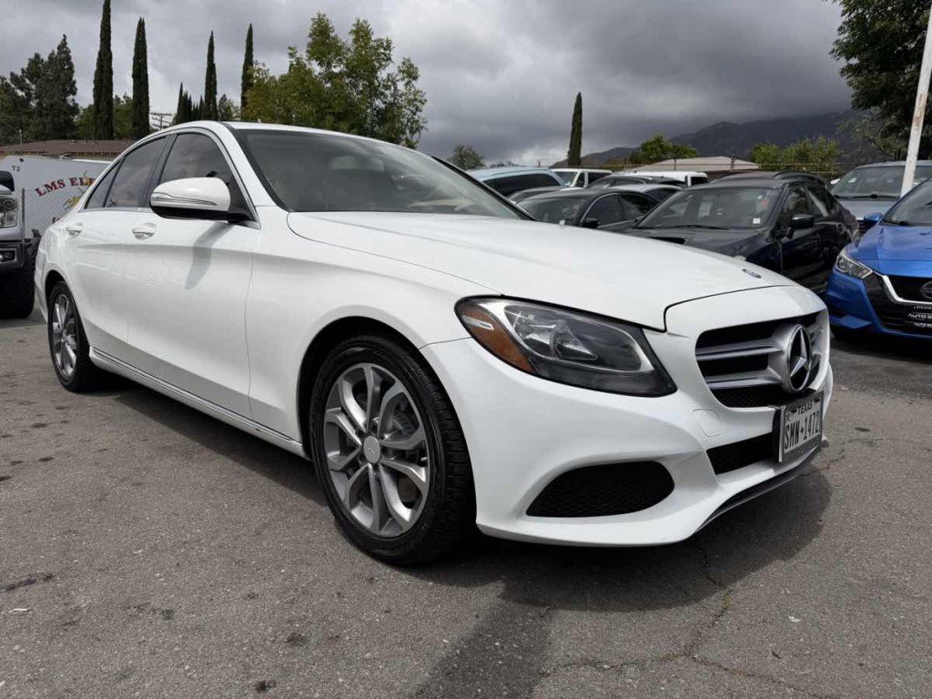 2015 Mercedes-Benz C-Class Image 1
