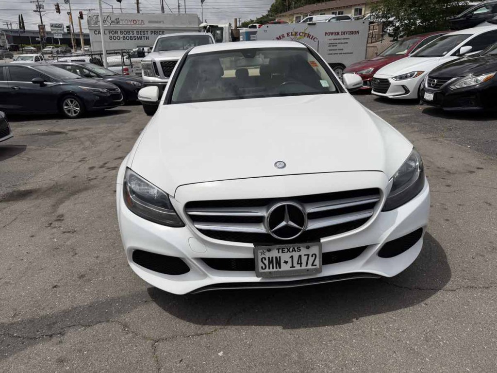 2015 Mercedes-Benz C-Class Image 2