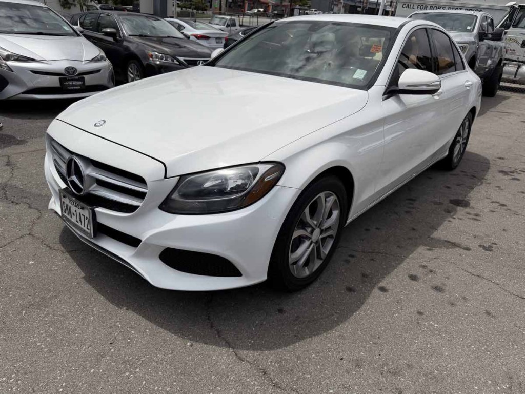 2015 Mercedes-Benz C-Class Image 3