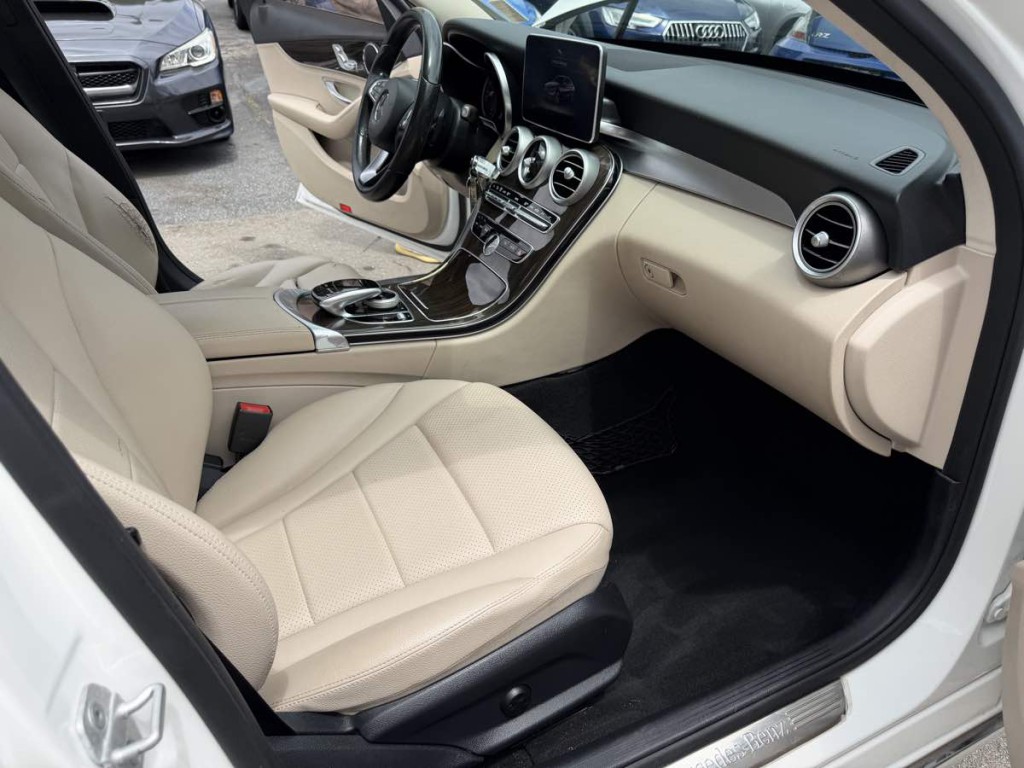 2015 Mercedes-Benz C-Class Image 11