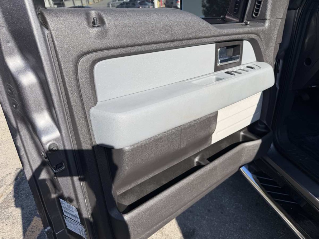 2012 Ford F-150 Image 18