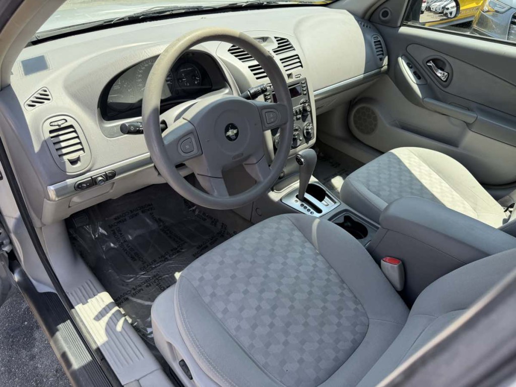 2005 Chevrolet Malibu Image 10