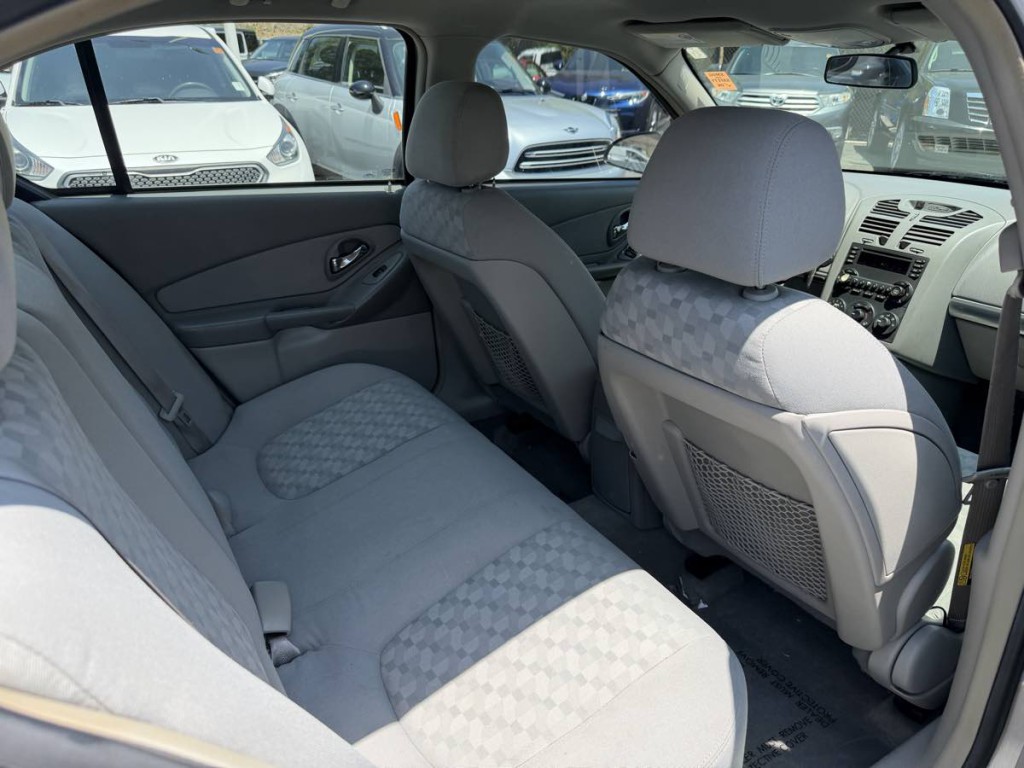 2005 Chevrolet Malibu Image 11