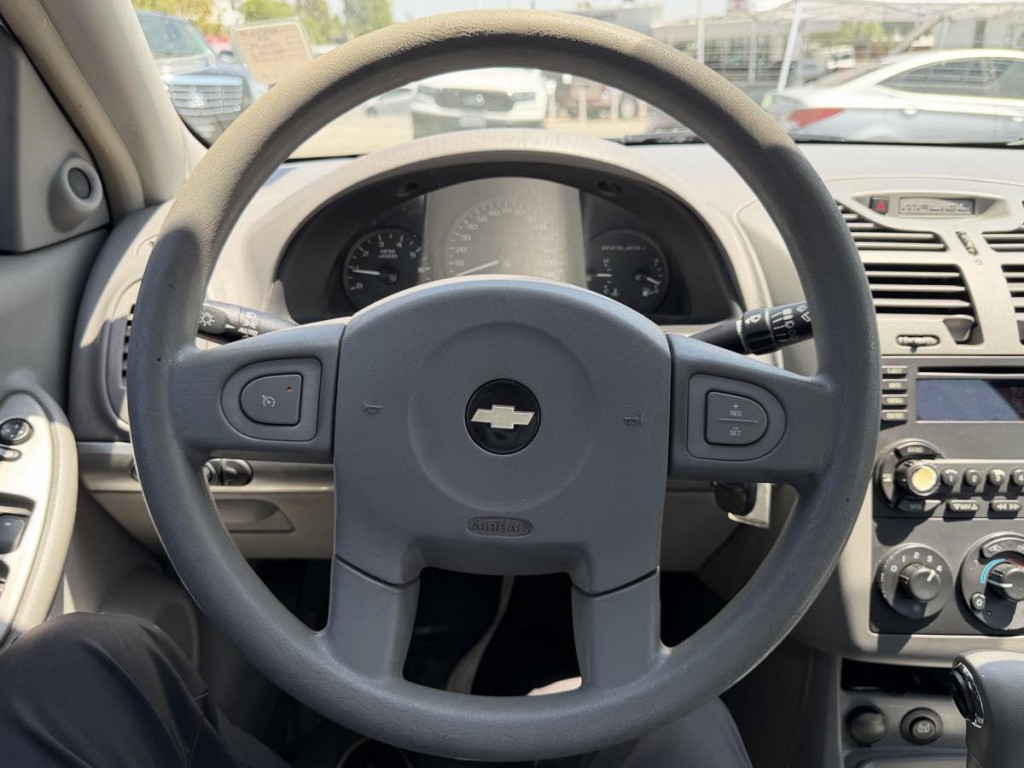2005 Chevrolet Malibu Image 22