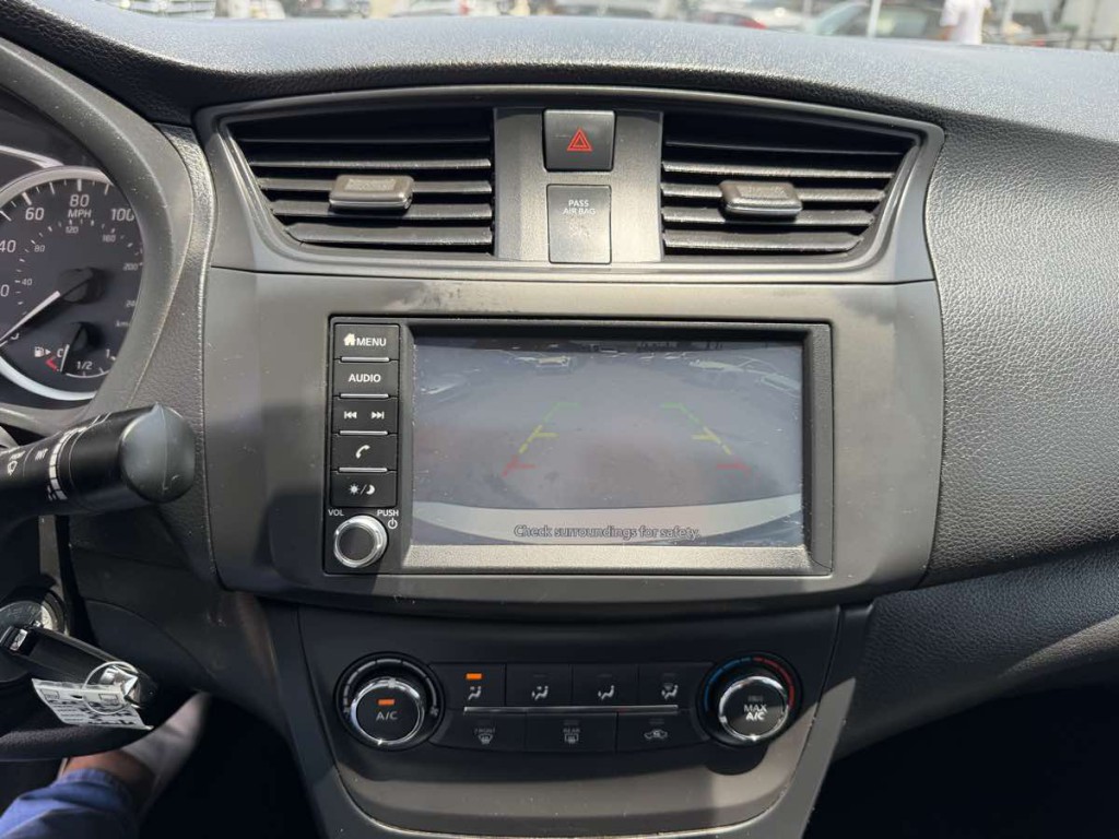 2019 Nissan Sentra Image 8