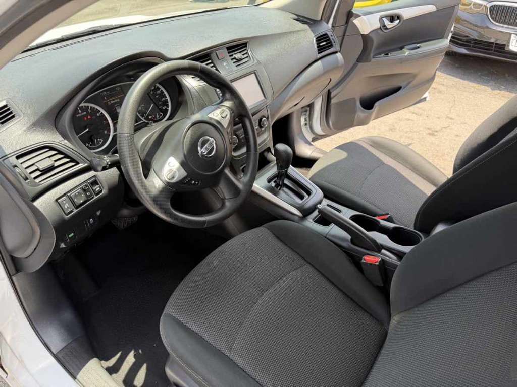 2019 Nissan Sentra Image 9