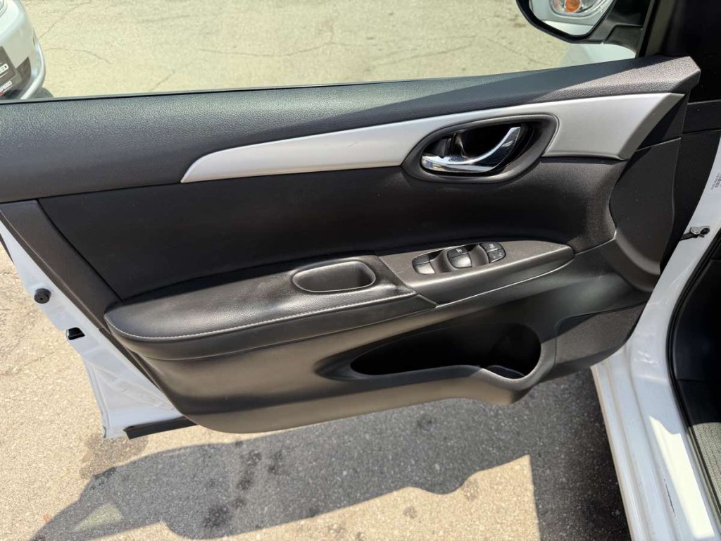 2019 Nissan Sentra Image 11
