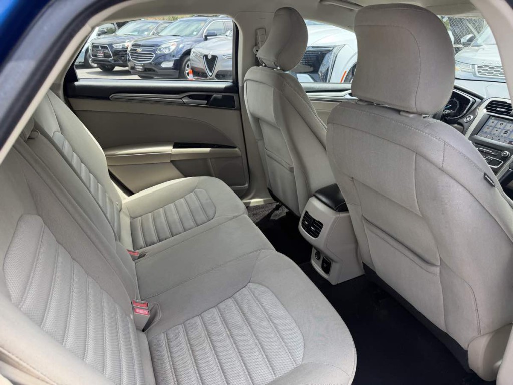 2017 Ford Fusion Image 13