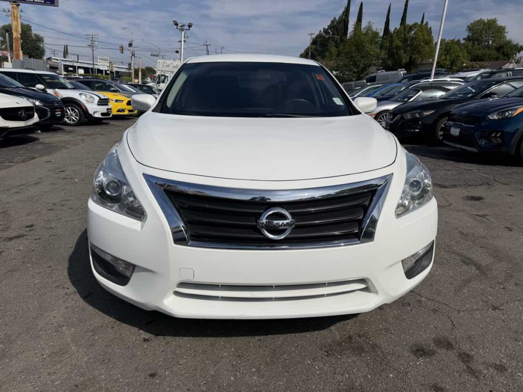 2015 Nissan Altima Image 2